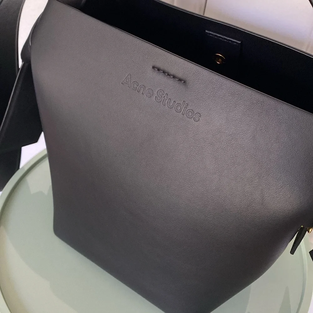 ACNE STUDIOS Musubi Mini leather shoulder bag - Picture 5 of 15